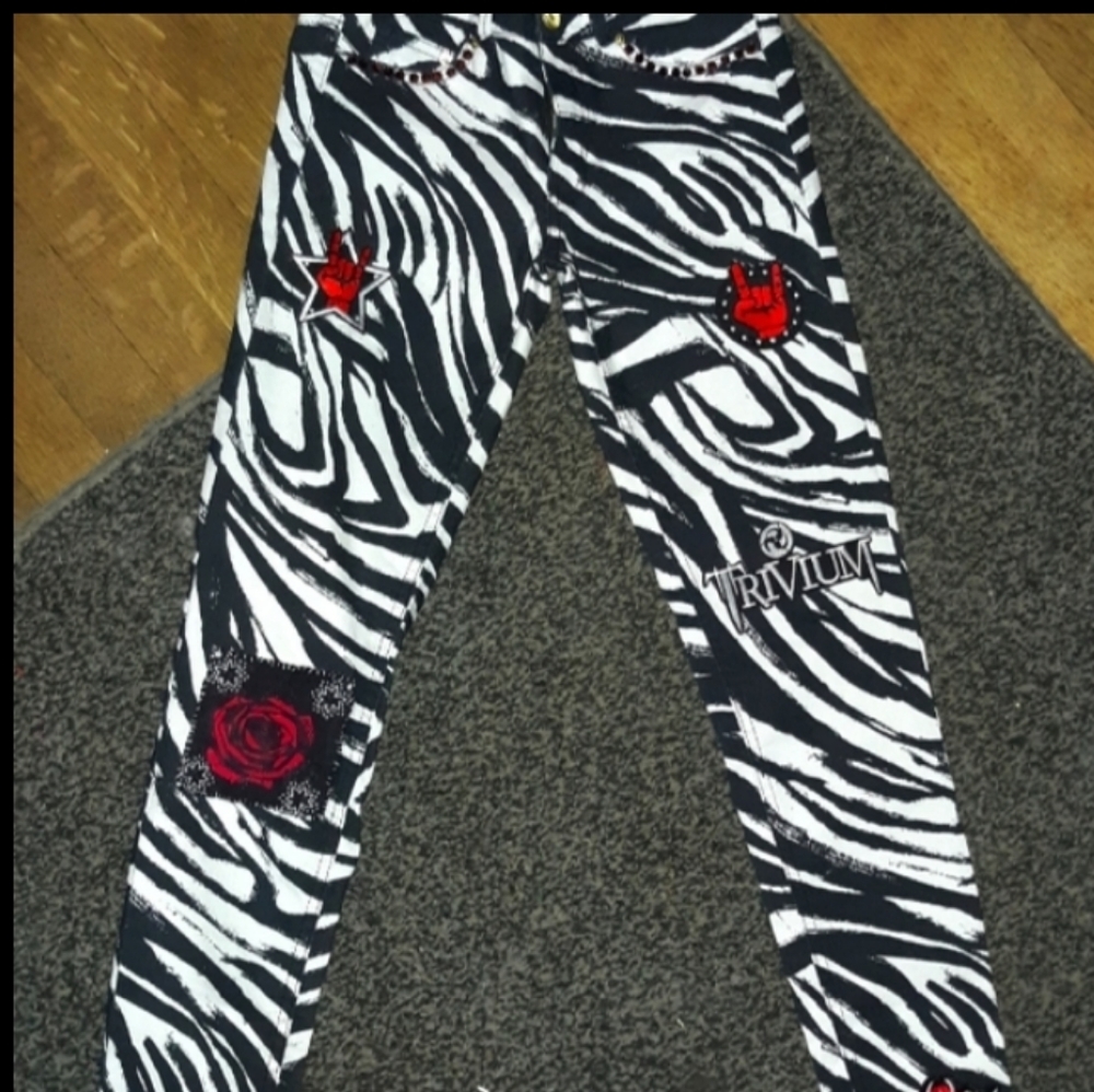 NEW PICS! 💀Punk rock zebra skinnys- metal bands trivium & Alice cooper patches - Picture 9 of 16